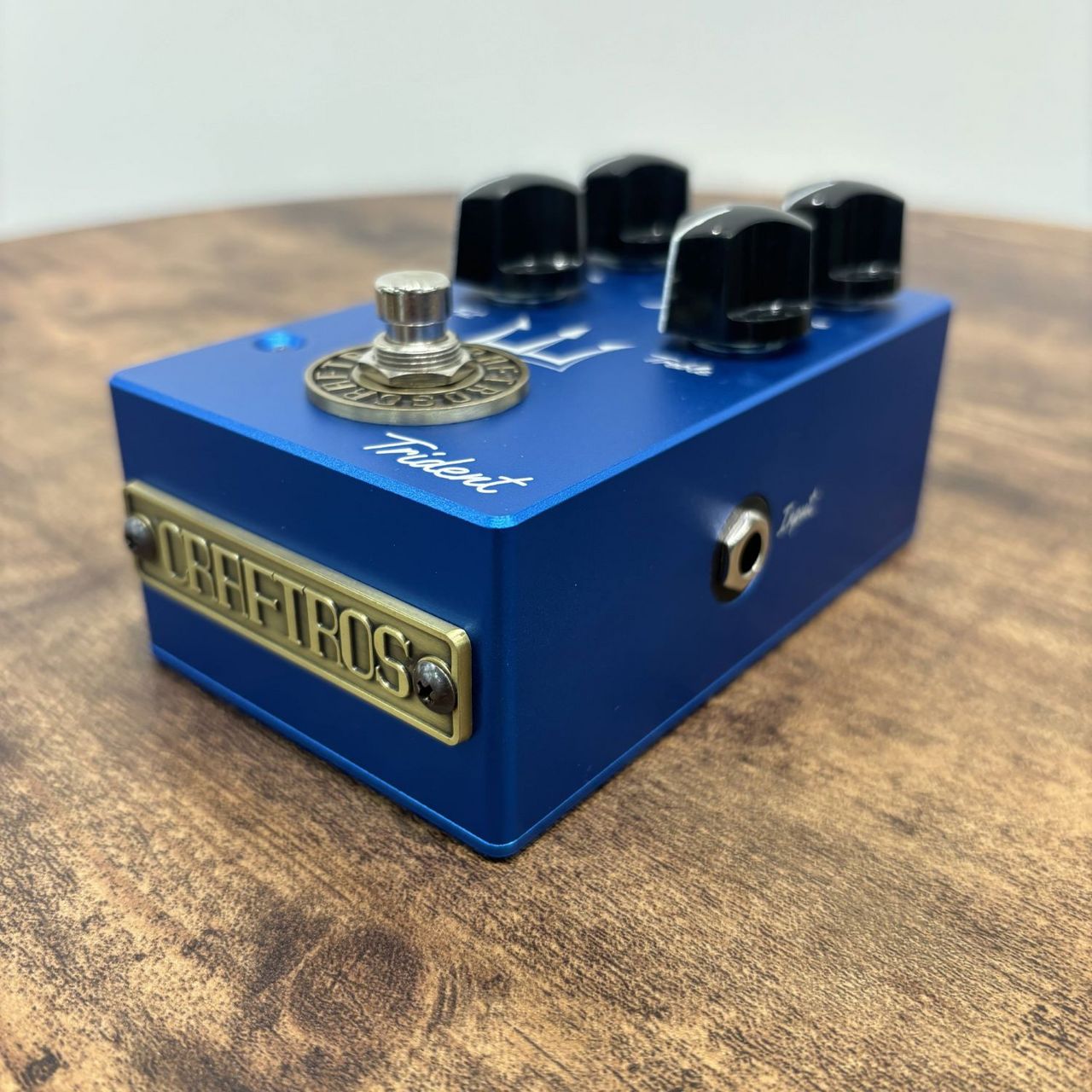 CRAFTROS Trident ギターエフェクター レビュー】CRAFTROS Tridentは幅広いゲインレンジと豊かな倍音で