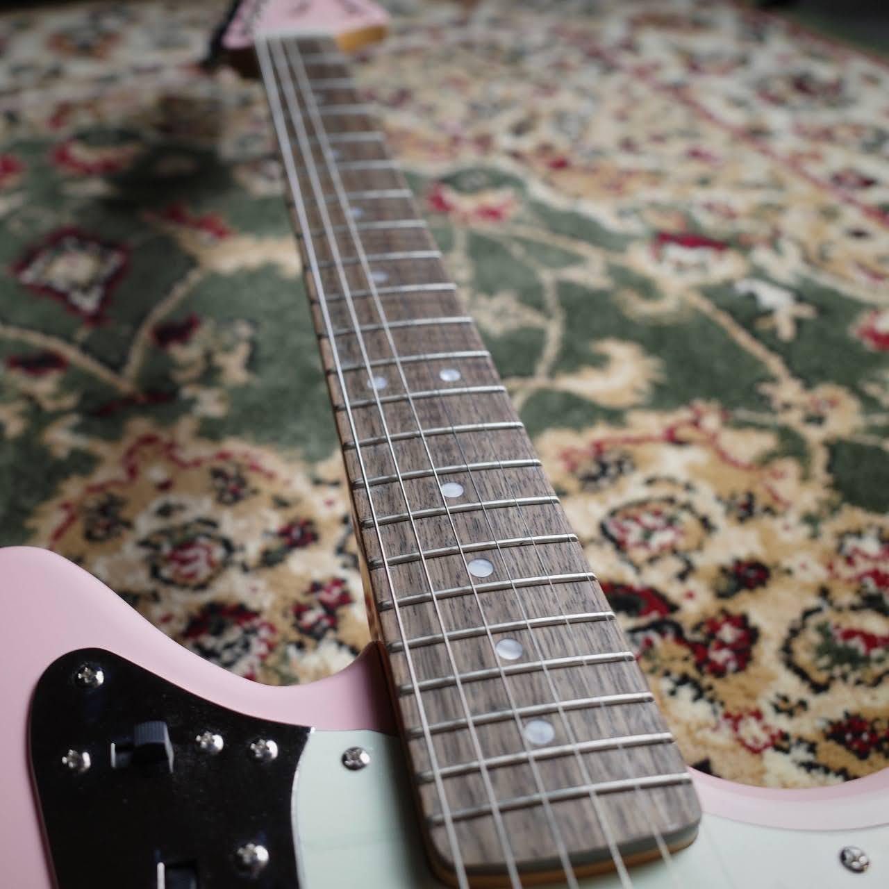 Squier by Fender FSR Classic Vibe 60s Jaguar Shell Pink（新品/送料 ...