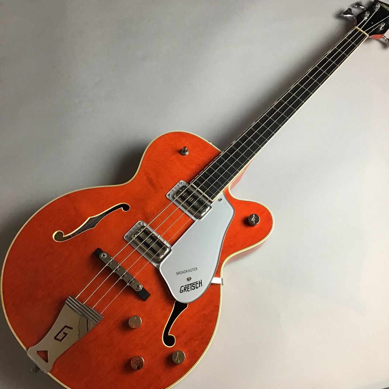 GRETSCH 廃盤 G6119B セミアコースティックエレキベース オレンジ Gretsch G6119B BROADKASTER Bass 1997 – オーズウェイ