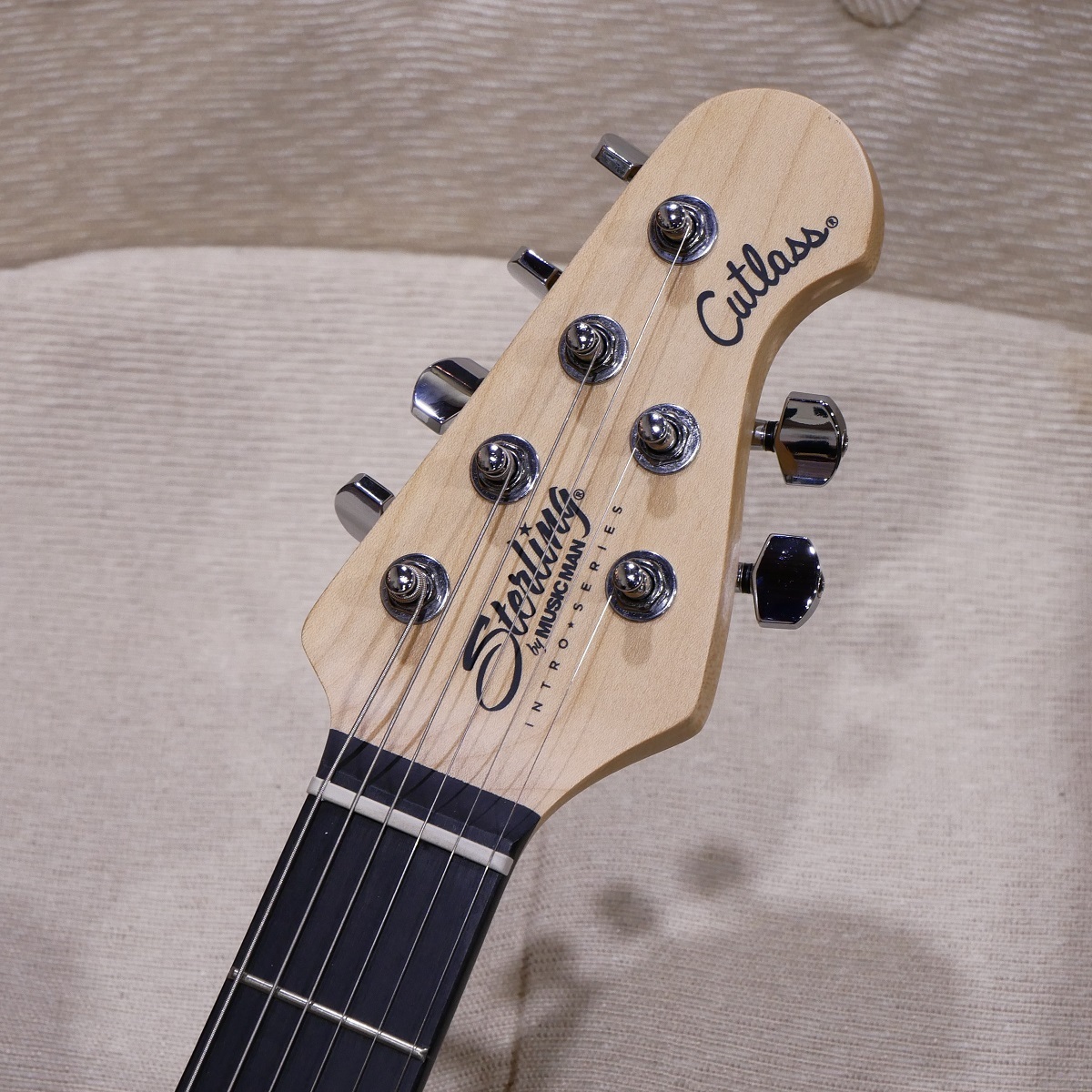 Sterling by MUSIC MAN Intro Series Cutlass CT20HSS-ELB-A1