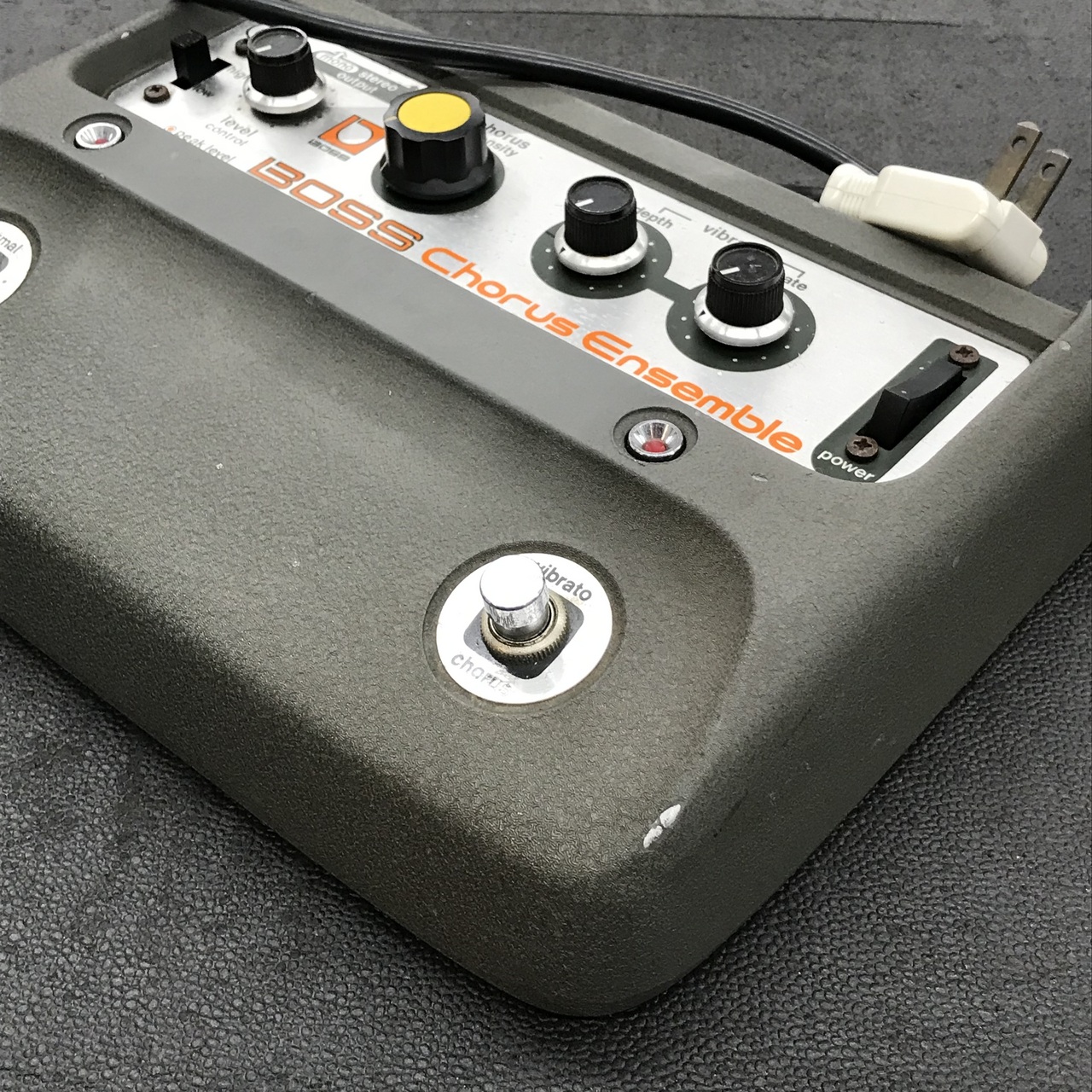 BOSS CE-1 Chorus Ensemble（ビンテージ）【楽器検索デジマート】