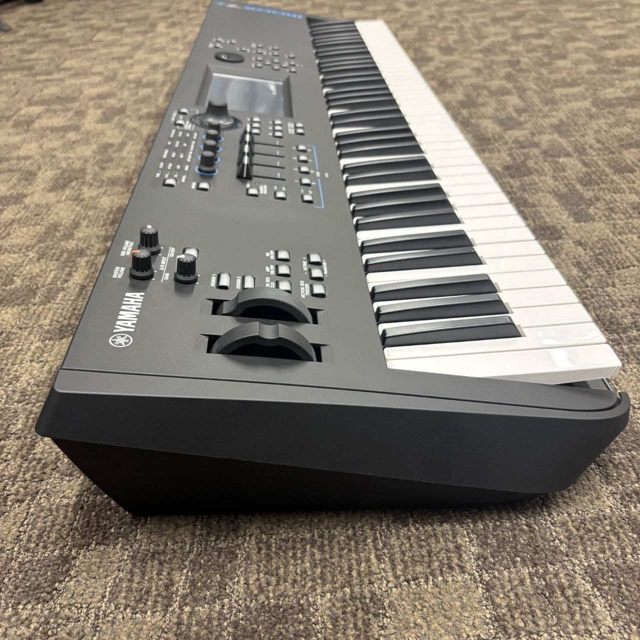 YAMAHA MODX7+【現物画像】（中古/送料無料）【楽器検索デジマート】