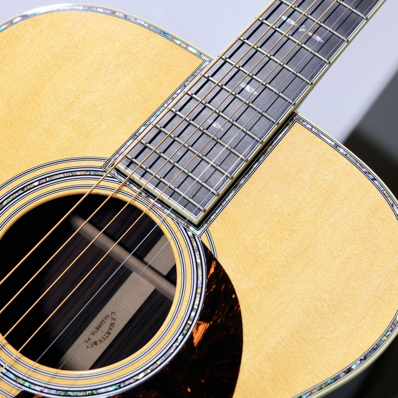Martin 【特典あり!】000-42 Standard #2978694【000サイズ最上位