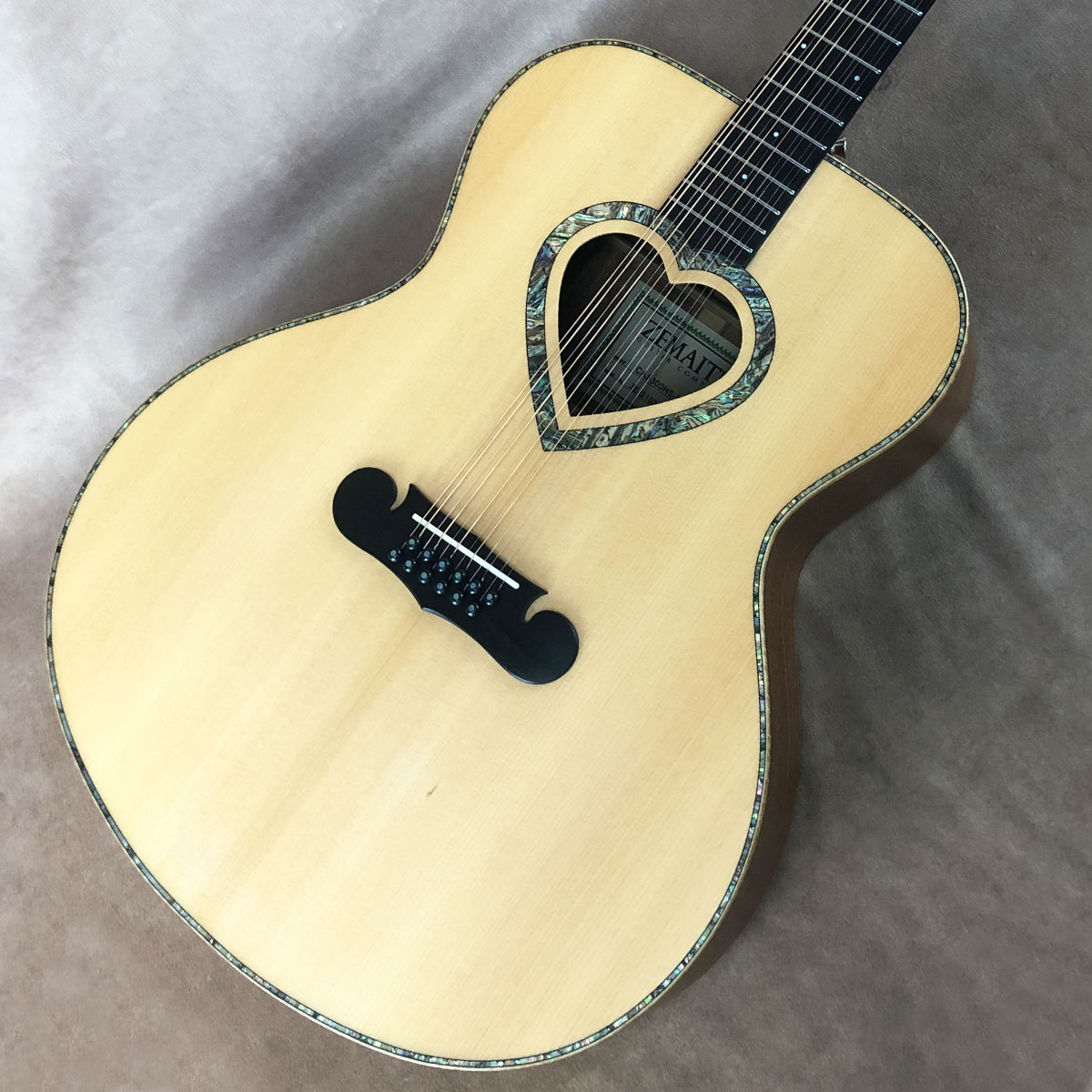 ゼマイティス　アコースティックギター　ジャンボボディー ゼマイティスアコースティックギタージャンボボディー