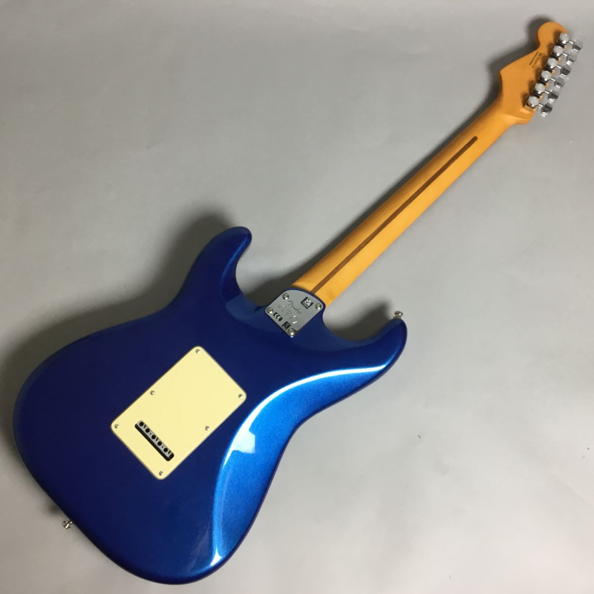 美品！Fender American Ultra HSS コブラブルー Fender American Ultra Stratocaster HSS - Cobra Blue with
