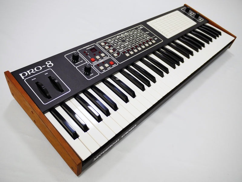 sequential circuits pro-8 ポリフォニックシンセサイザー Sequential Circuits PRO-8（ビンテージ）【楽器検索デジマート】