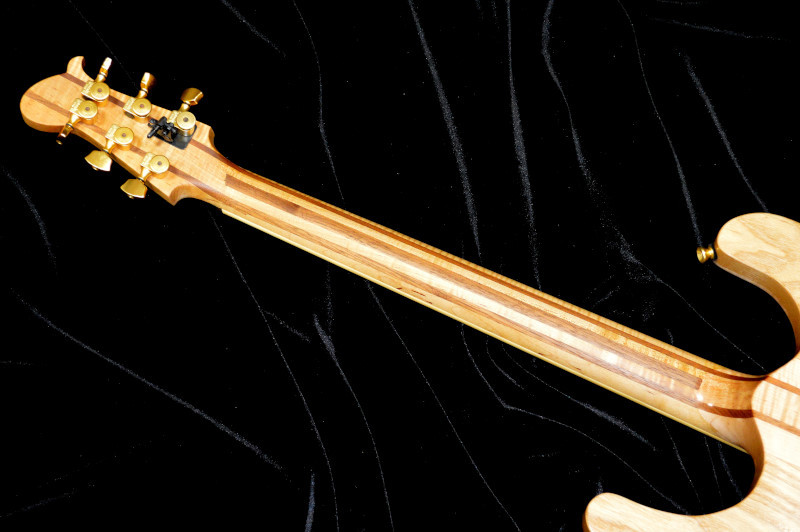 Hitchhiker Nokie Edwards Proto type（中古）【楽器検索