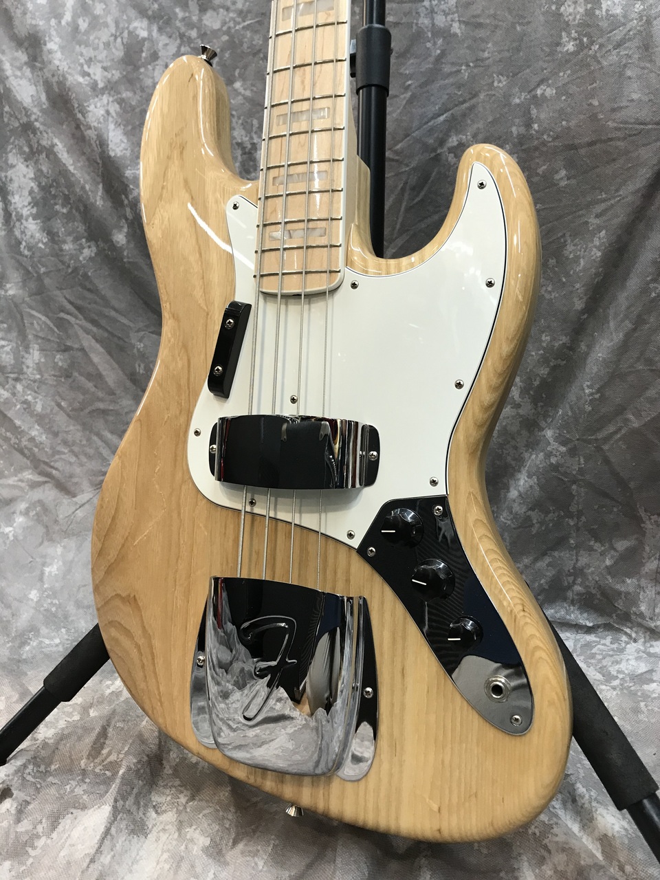 Fender Jazz Bass アイボリー 4弦　中古品 Fender HERITAGE 70's JAZZ BASS（中古）【楽器検索デジマート】