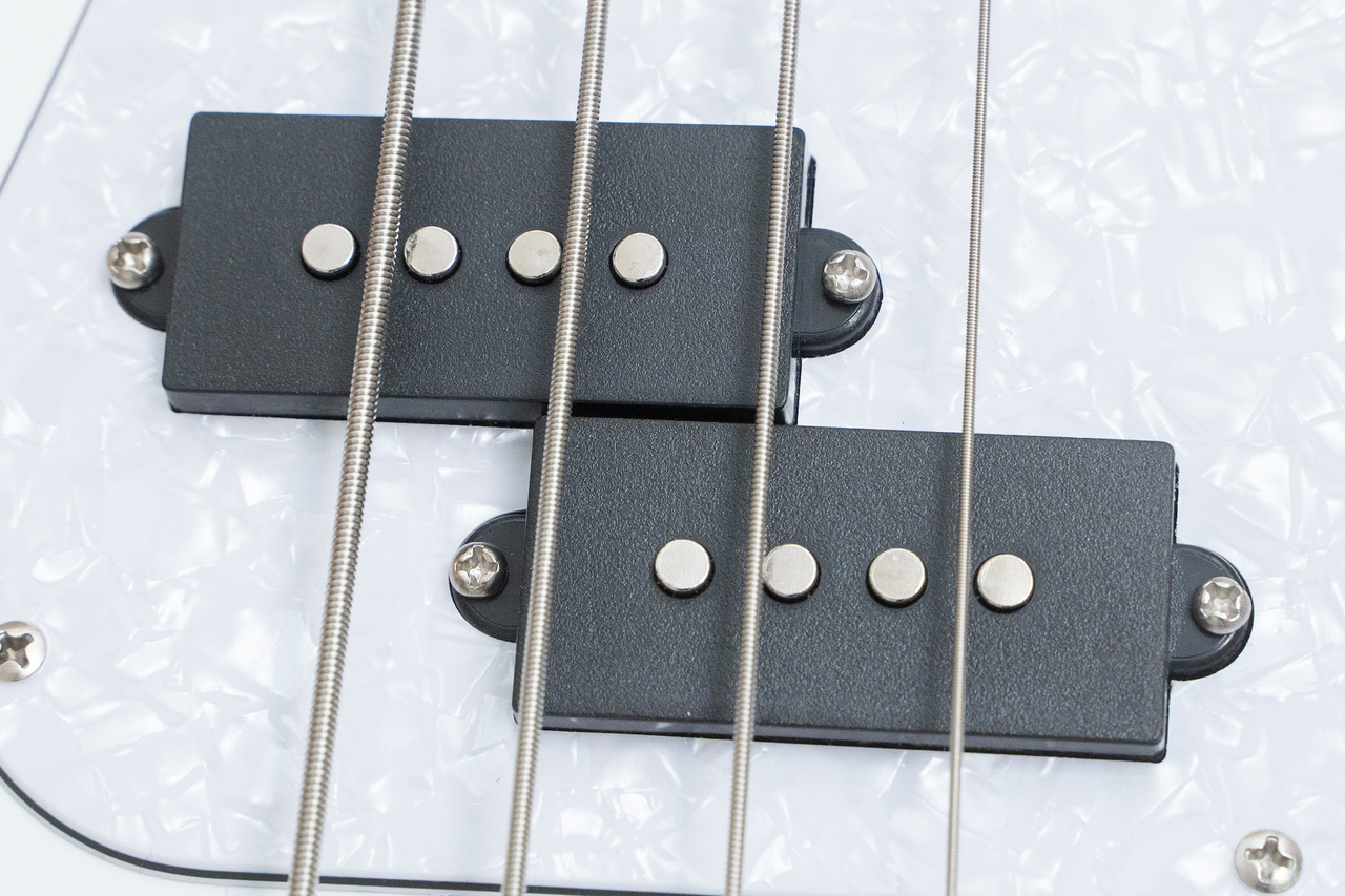 woofy basses ONE series Pup 4 White（新品/送料無料）【楽器