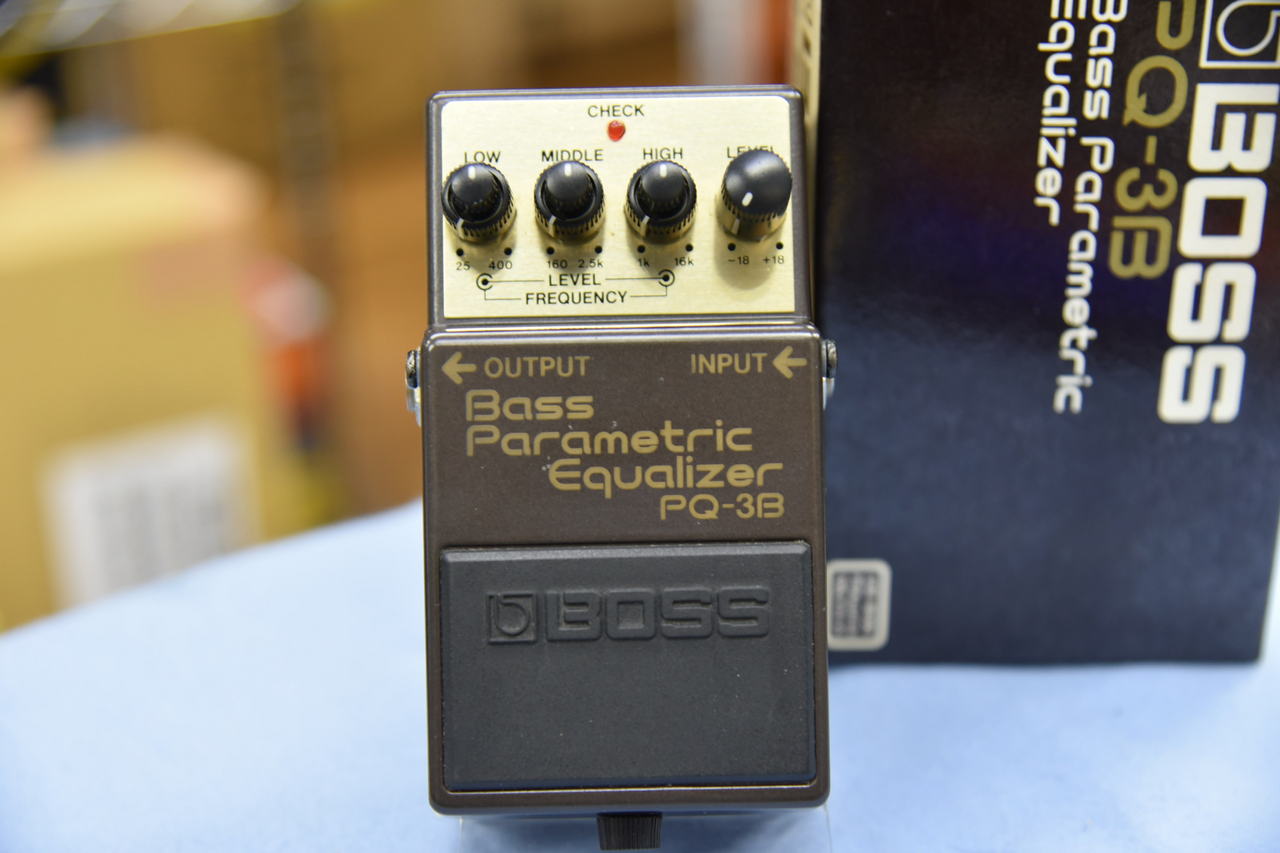 日*向様 BOSS PQ-3B ベースパラメトリック　イコライザー　箱付き BOSS PQ-3B Bass Parametric Equalizer（中古）【楽器検索