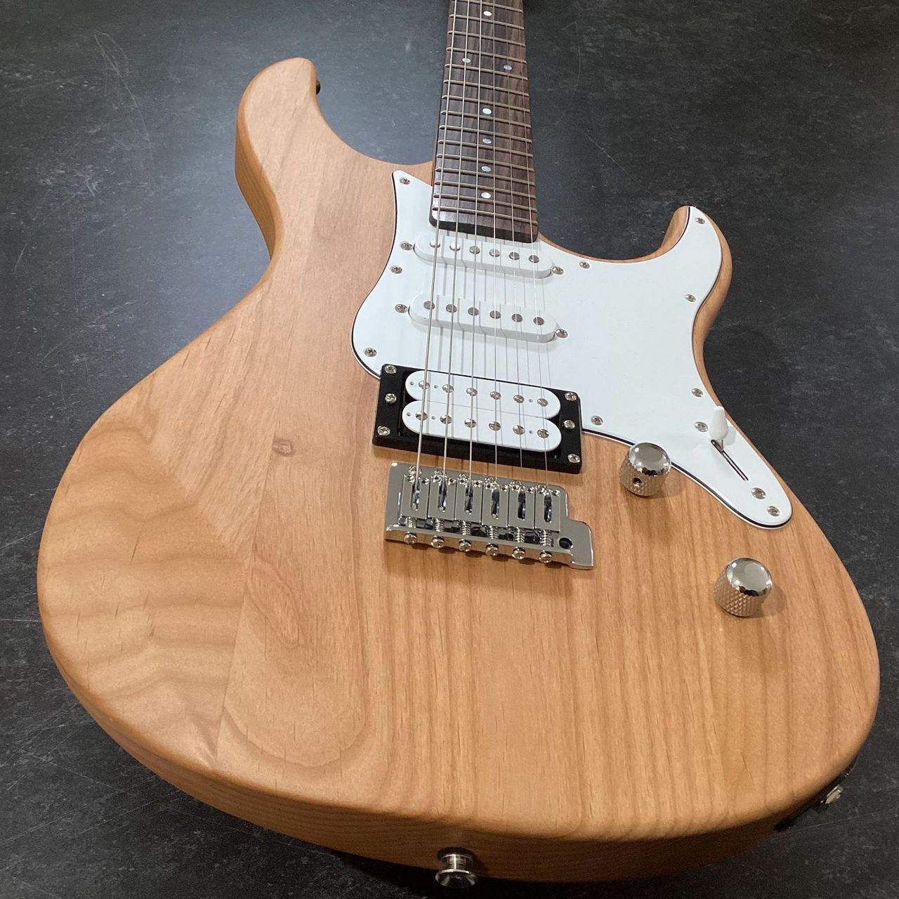 YAMAHA PACIFICA112V YNS イエローナチュラルサテンパシフィカ