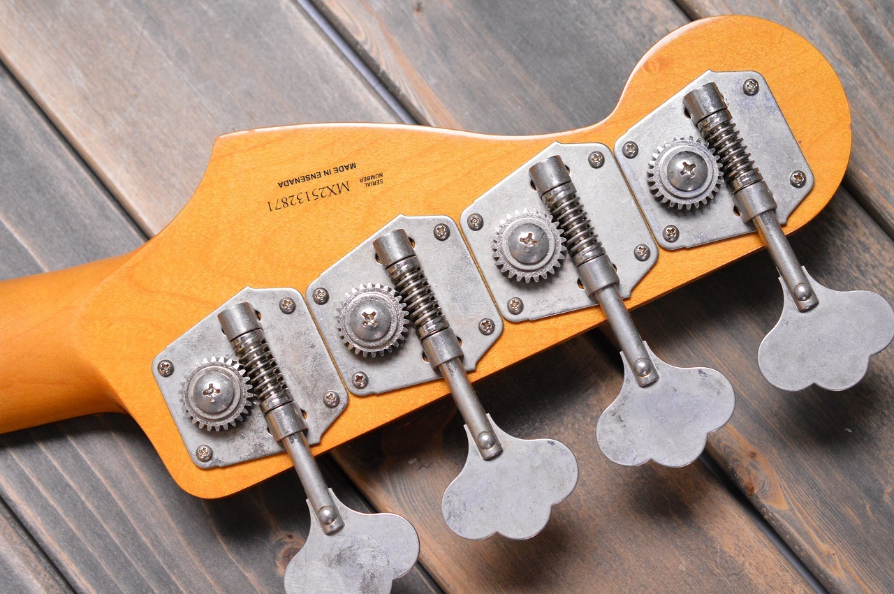 Fender Limited Edition Vintera II Road Worn '60s Precision Bass