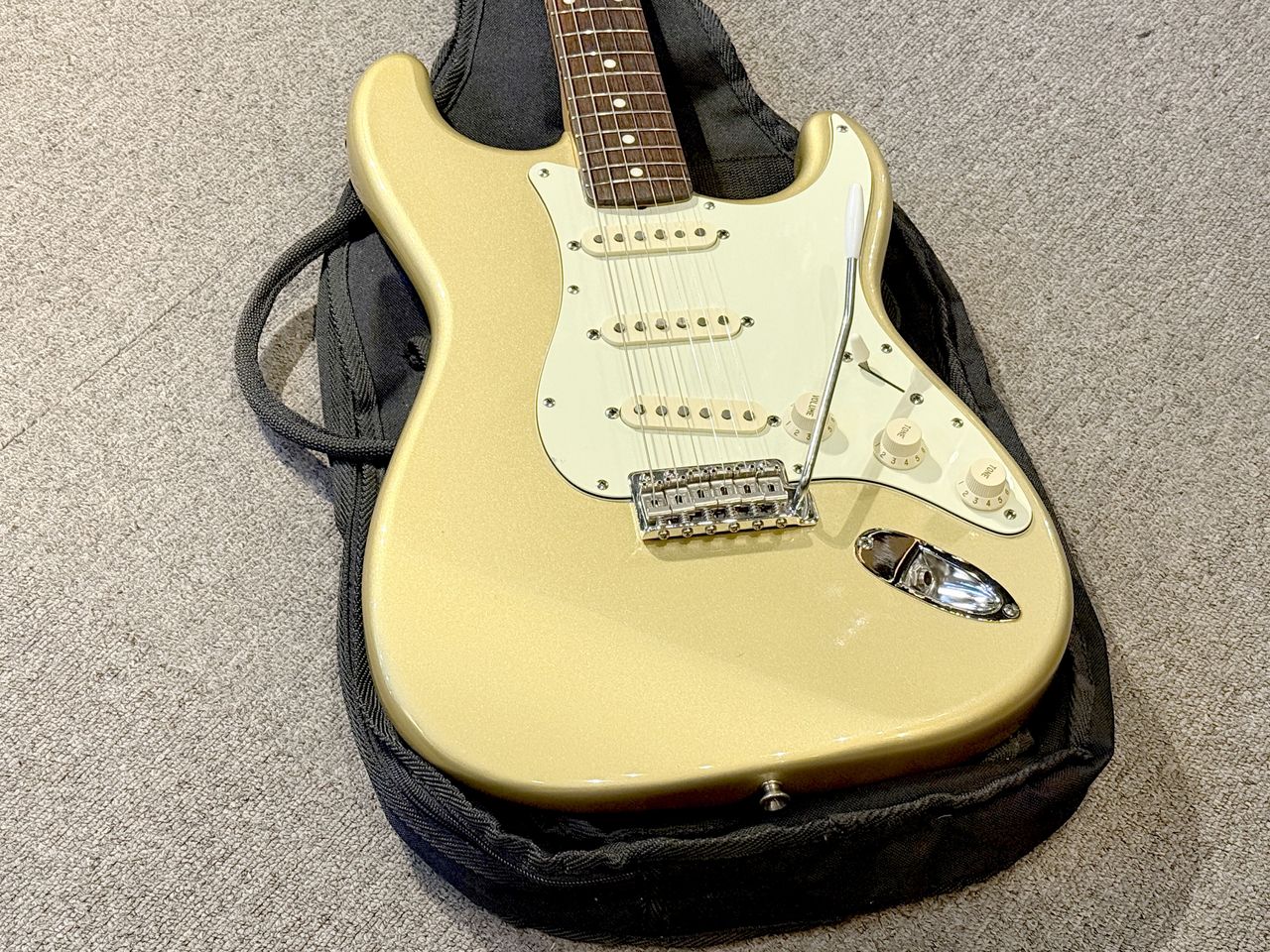 Fender Japan ST62-65AS SRG 40th anniversary（中古）【楽器検索