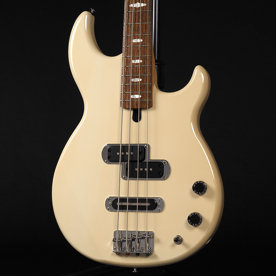 YAMAHA エレキベース BB424 ヴィンテージホワイト YAMAHA エレキベース BB424 ヴィンテージホワイト YAMAHA エレキ