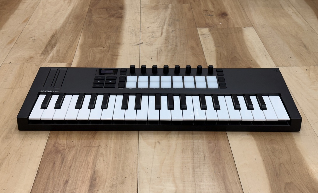 Novation Launchkey Mini 37 Mk4（中古）【楽器検索デジマート】