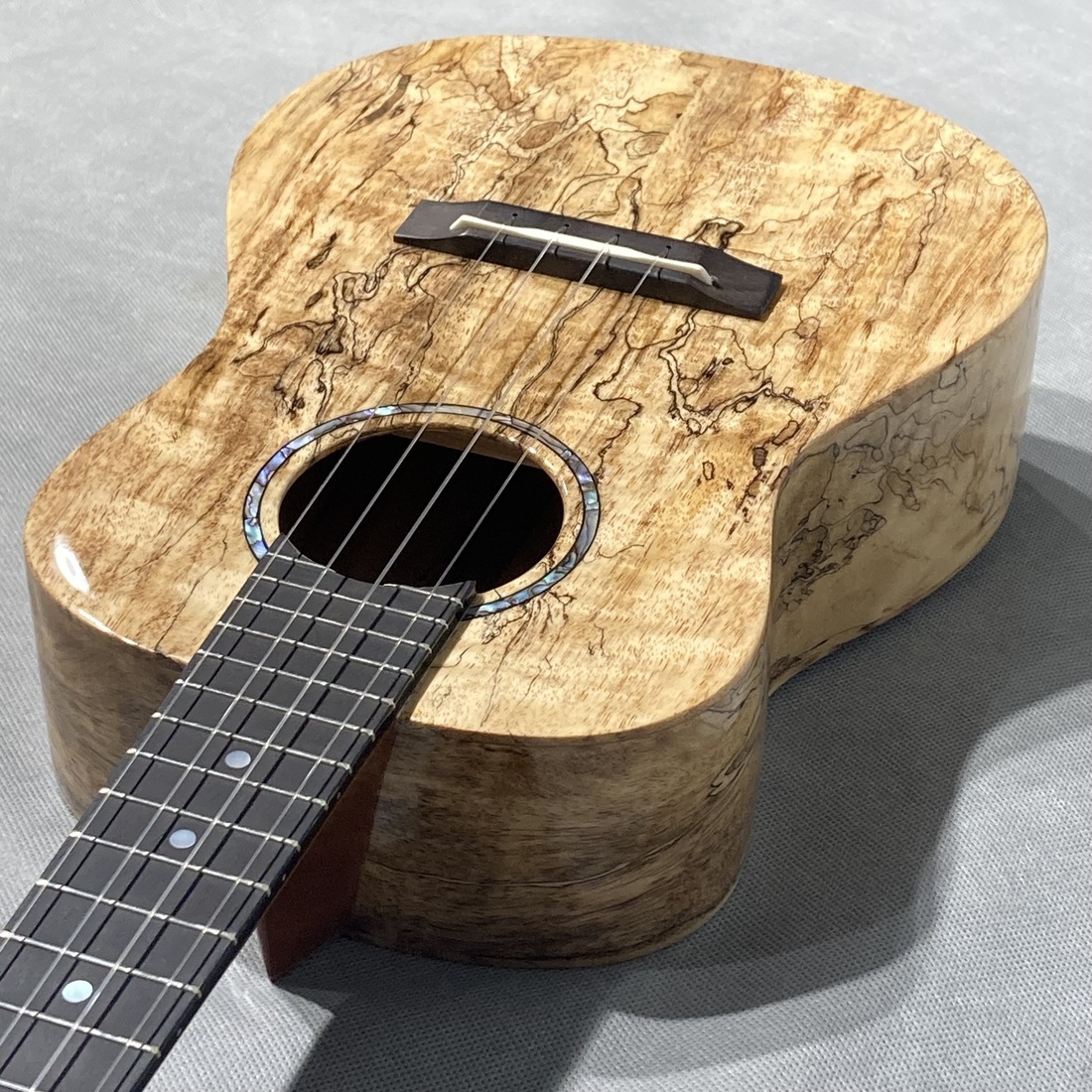 ROMERO CREATIONS C-MG-24004 Concert Mango Hi-G（B級特価）【楽器