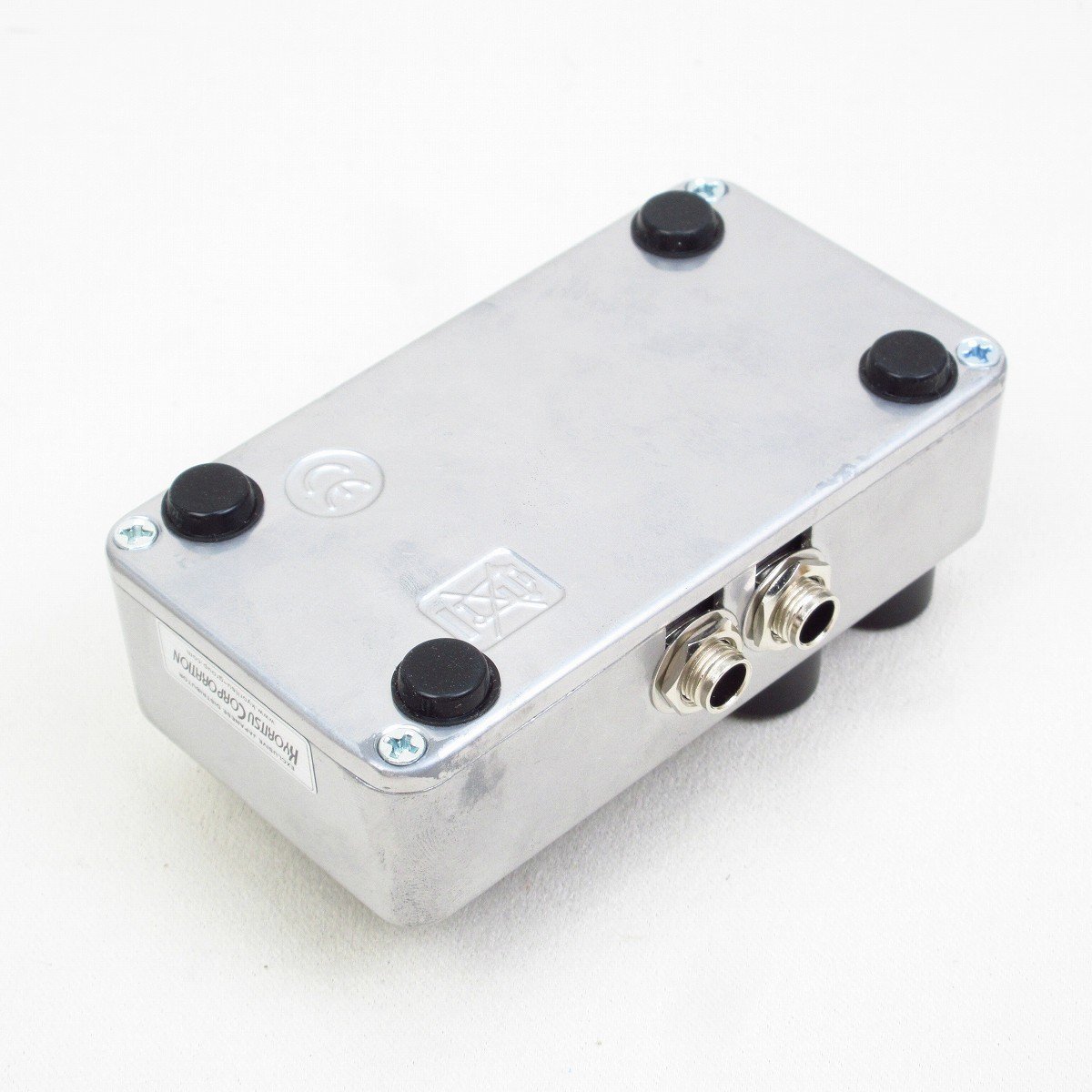 Electro-Harmonix Nano Pulsar Variable Shape Stereo Tremolo Electro-Harmonix Nano Pulsar Variable Shape Stereo Tremolo