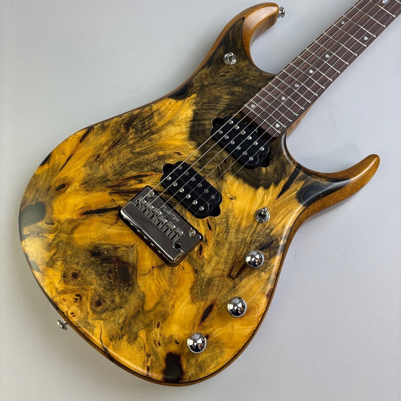 MUSIC MAN BFR John Petrucci Signature JP15-6st Butterscotch Burl