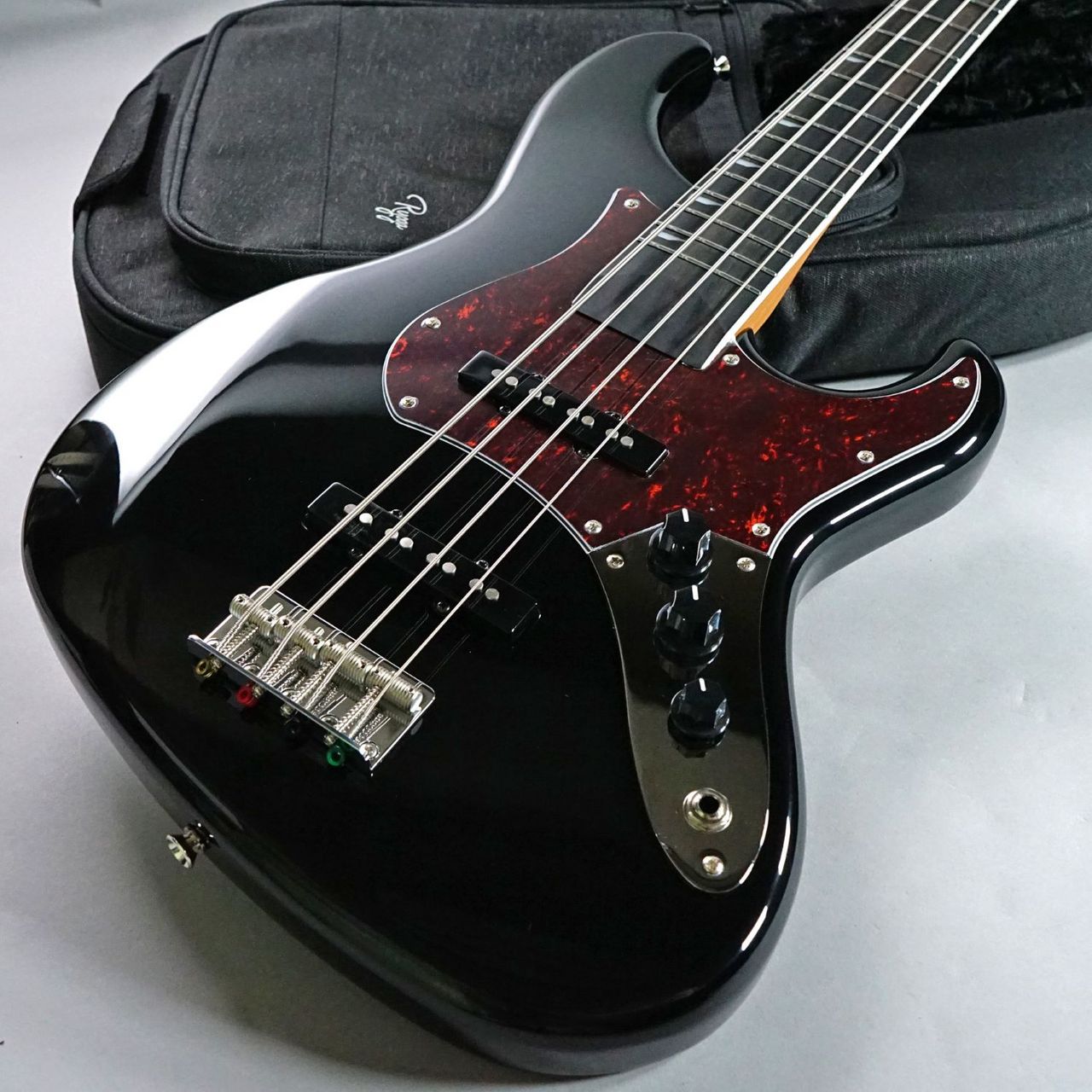 美品 ◼︎ Ryoga VAL-BASS エレキベース ブラック Ryoga VAL-BASS Black ベース初心者11点セット【ミニアンプ付き