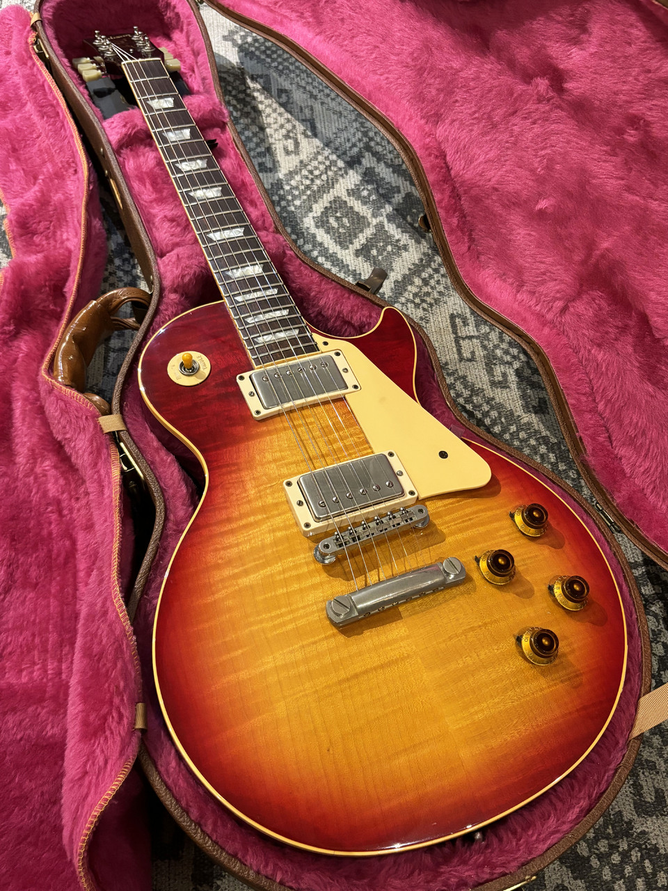 Gibson Les Paul Standard Reissue Flame Top / Heritage Cherry