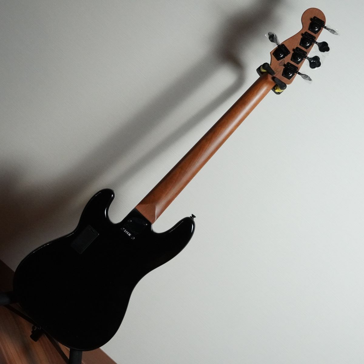 Squier by Fender Contemporary Active Precision Bass PH V Black 5弦