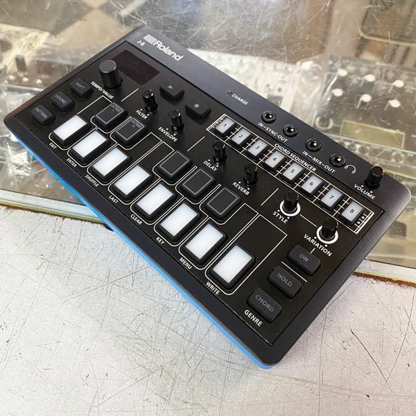 鍵盤楽器 Roland AIRA Compact J-6 CHORDSYNTHESIZER Roland AIRA Compact J-6 Chord Synthesizer