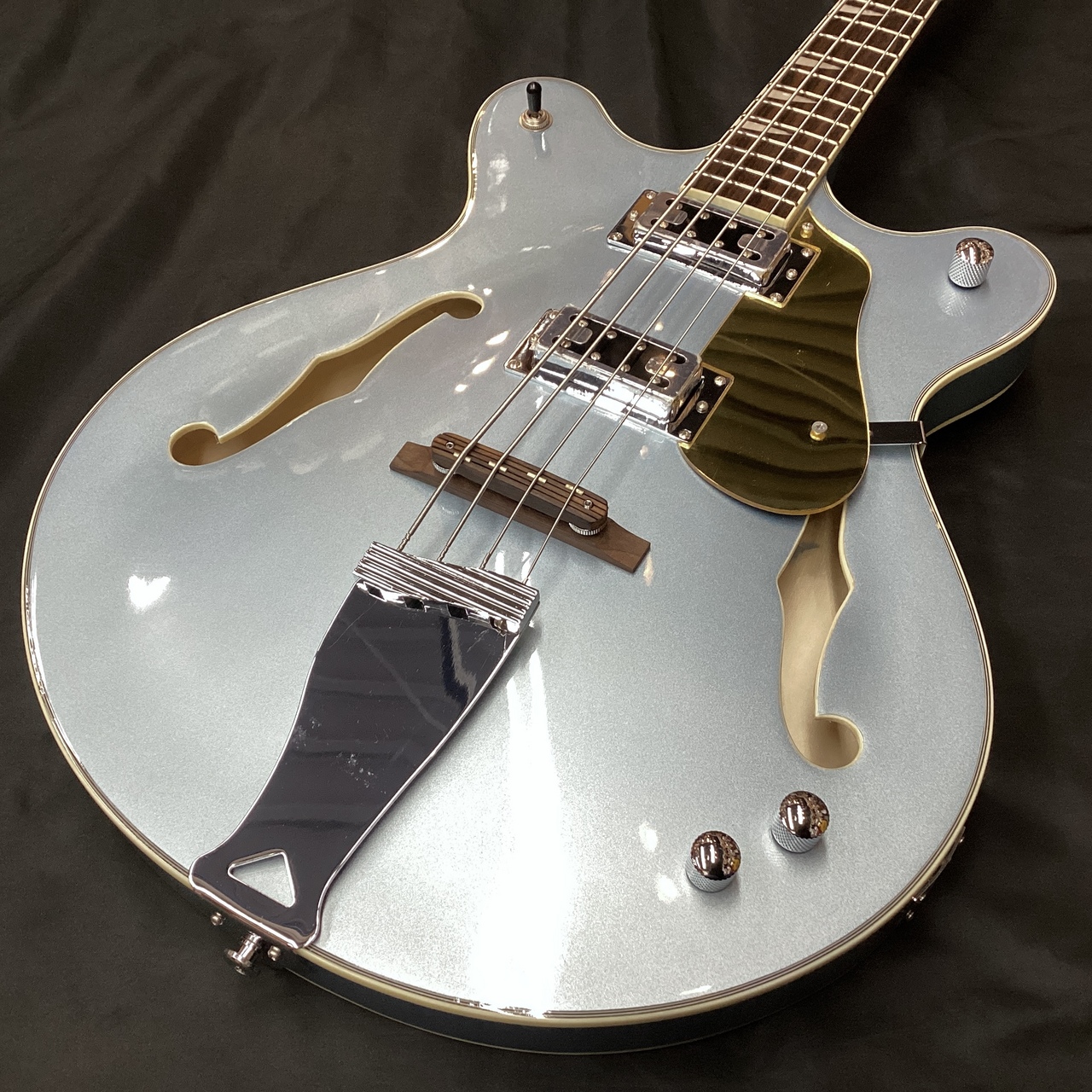 未使用４弦 ベースボディ ほぼ新品 NO BRAND NO BRAND Semi Hollow Bass 4/Pelham Blue (ノー