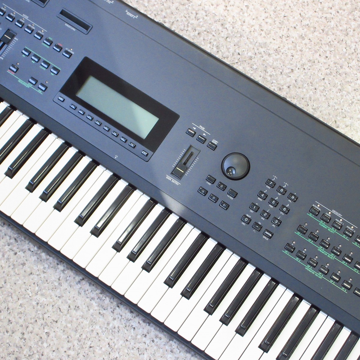 YAMAHA SY99 