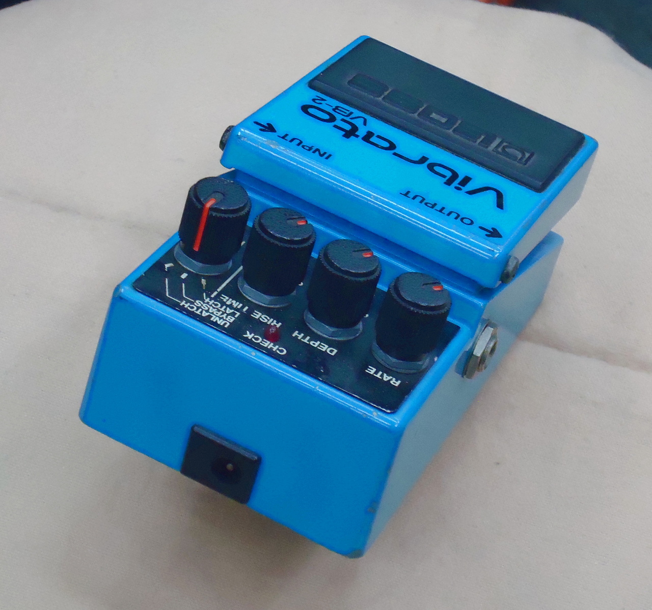 BOSS VB-2 ビブラート　ビンテージ 1982 Boss VB-2 Vibrato Demo - YouTube
