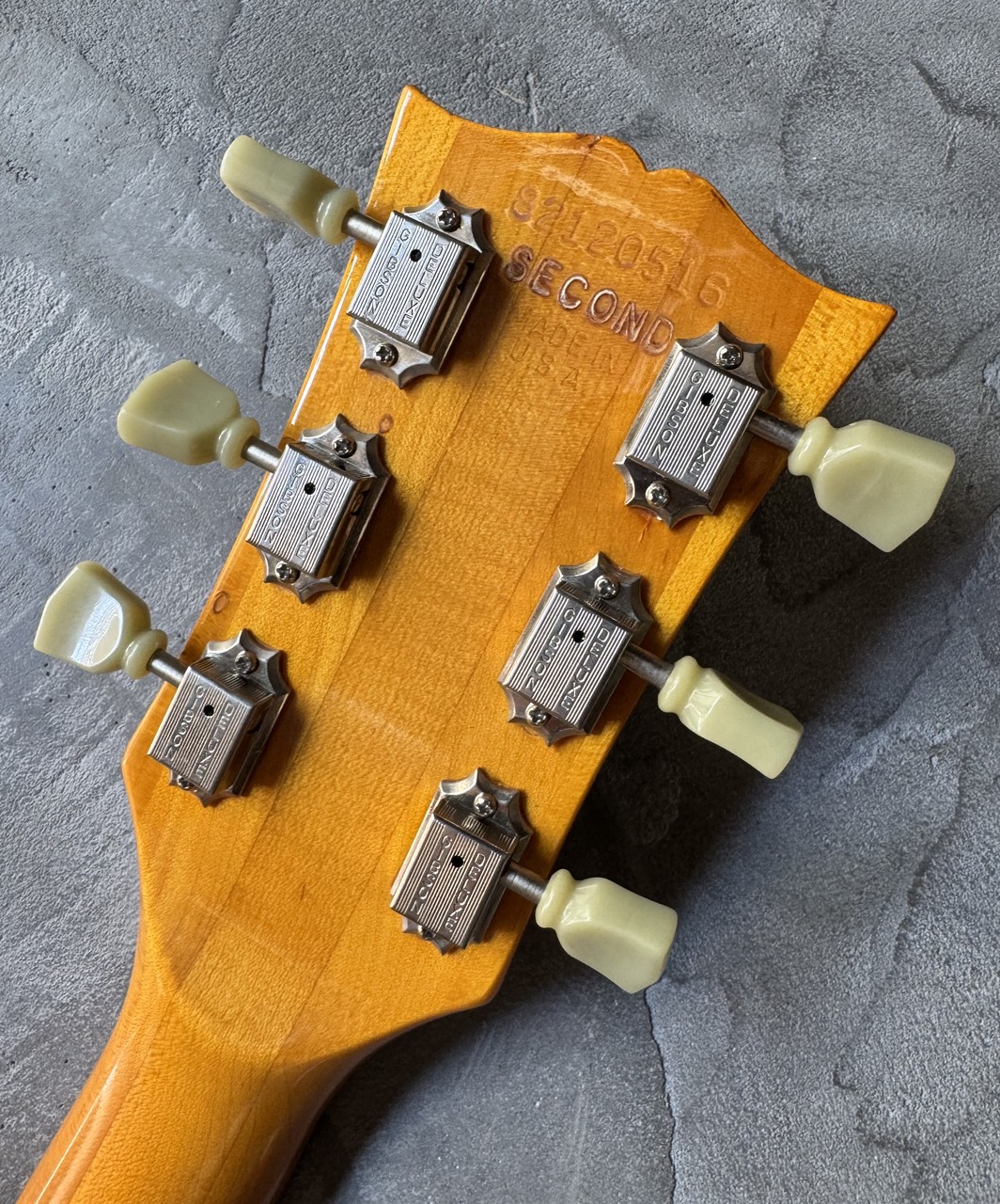 Gibson 大幅値下げ!1980 Les Paul Deluxe Gold-top conversion（中古