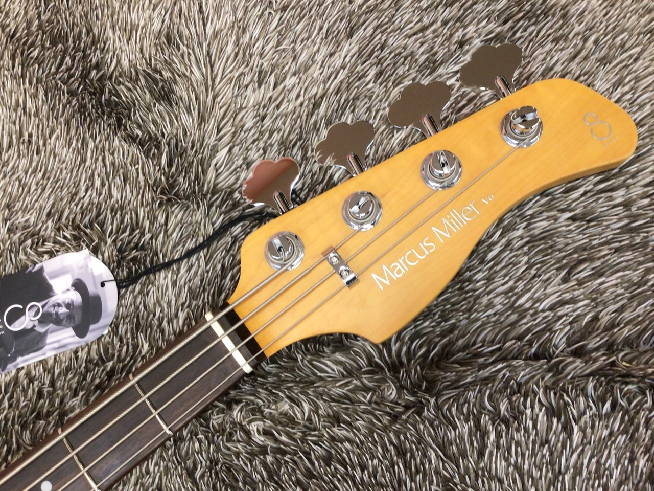 Sire Marcus Miller V6 4-String Black 【新製品】【3.05kg】（新品