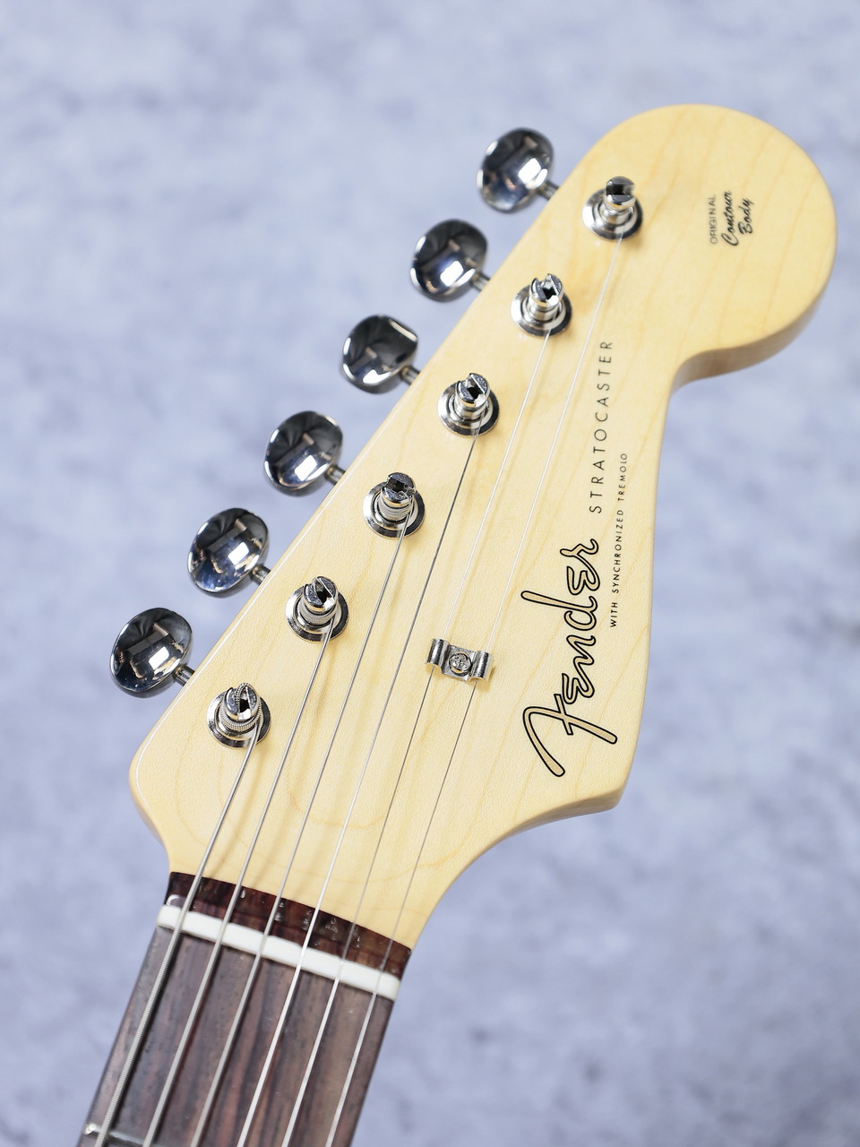 Fender Made in Japan Traditional II 60s Stratocaster -Shell Pink