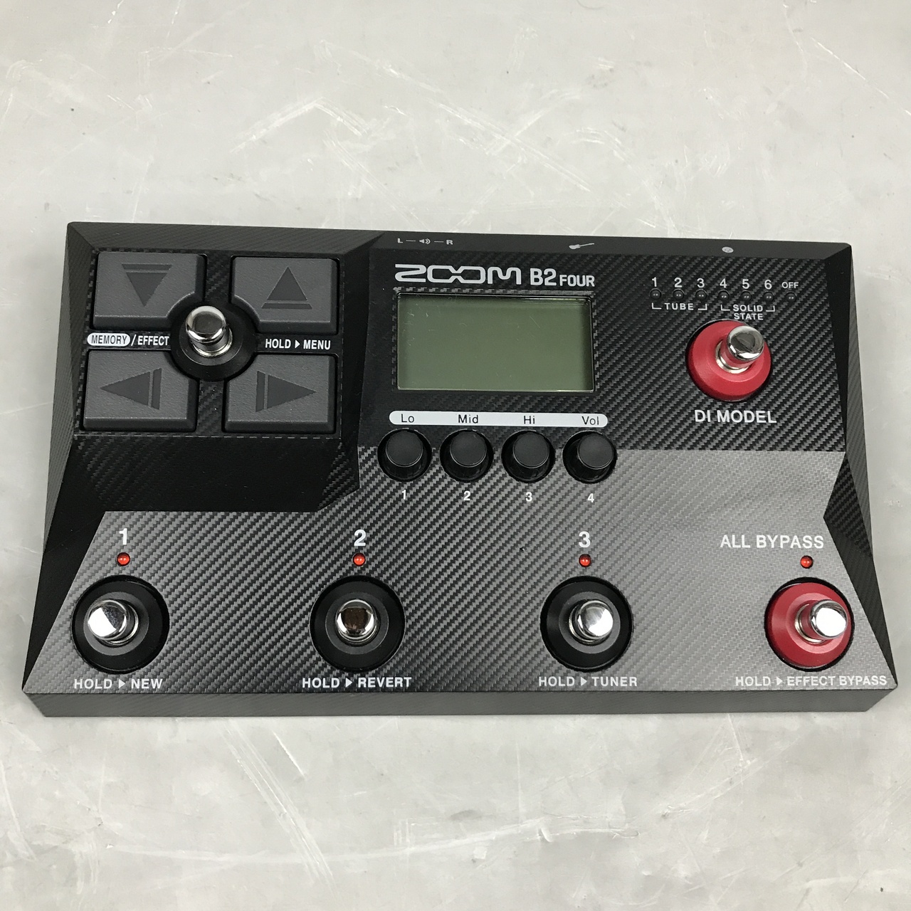 ZOOM B2 Four B2 FOUR Effects & Amp Emulator（中古/送料無料）【楽器