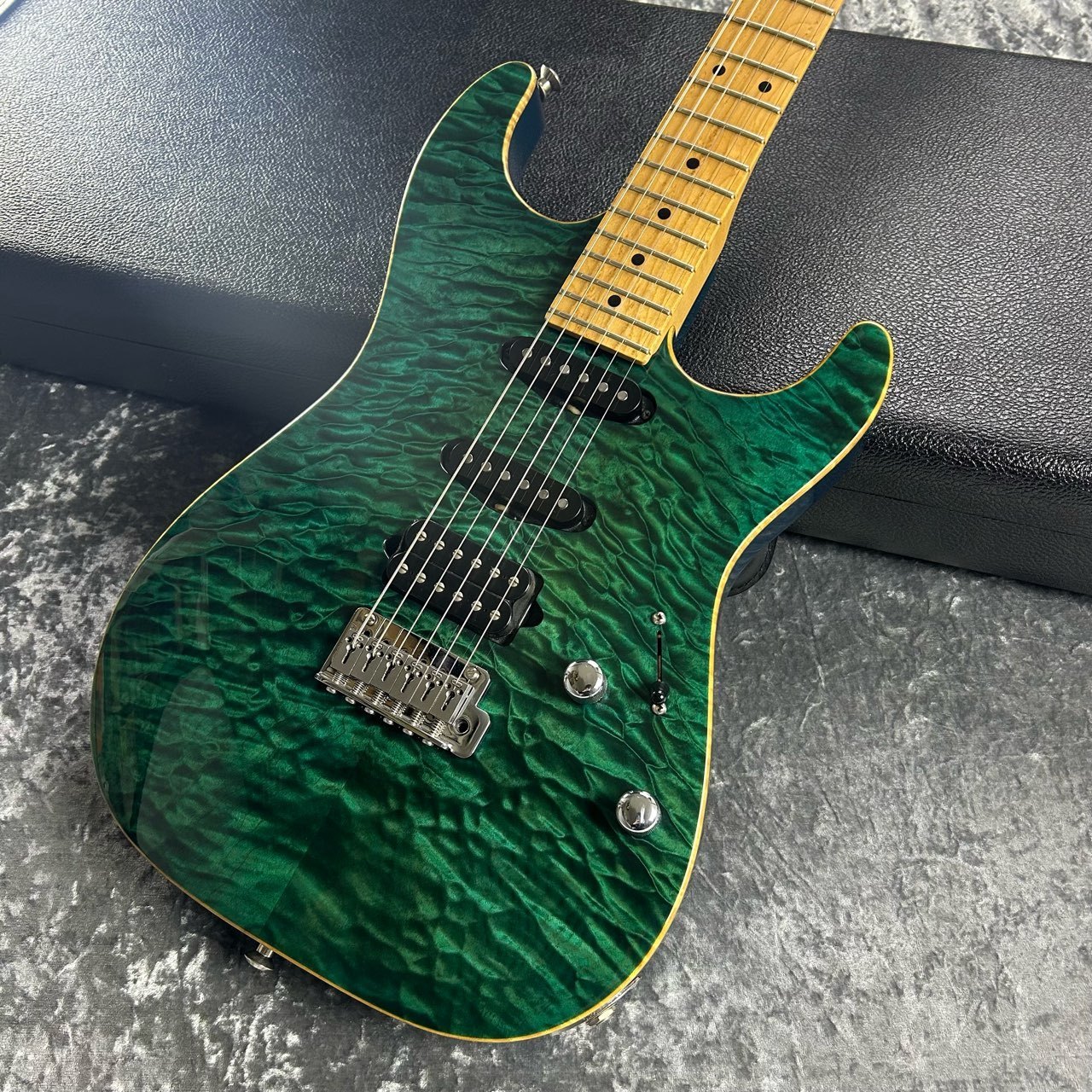 Suhr サー Standard ディーラーオーダーモデル Suhr 【キルトトップ!】Suhr Standard Trans Turquoise【2001年製