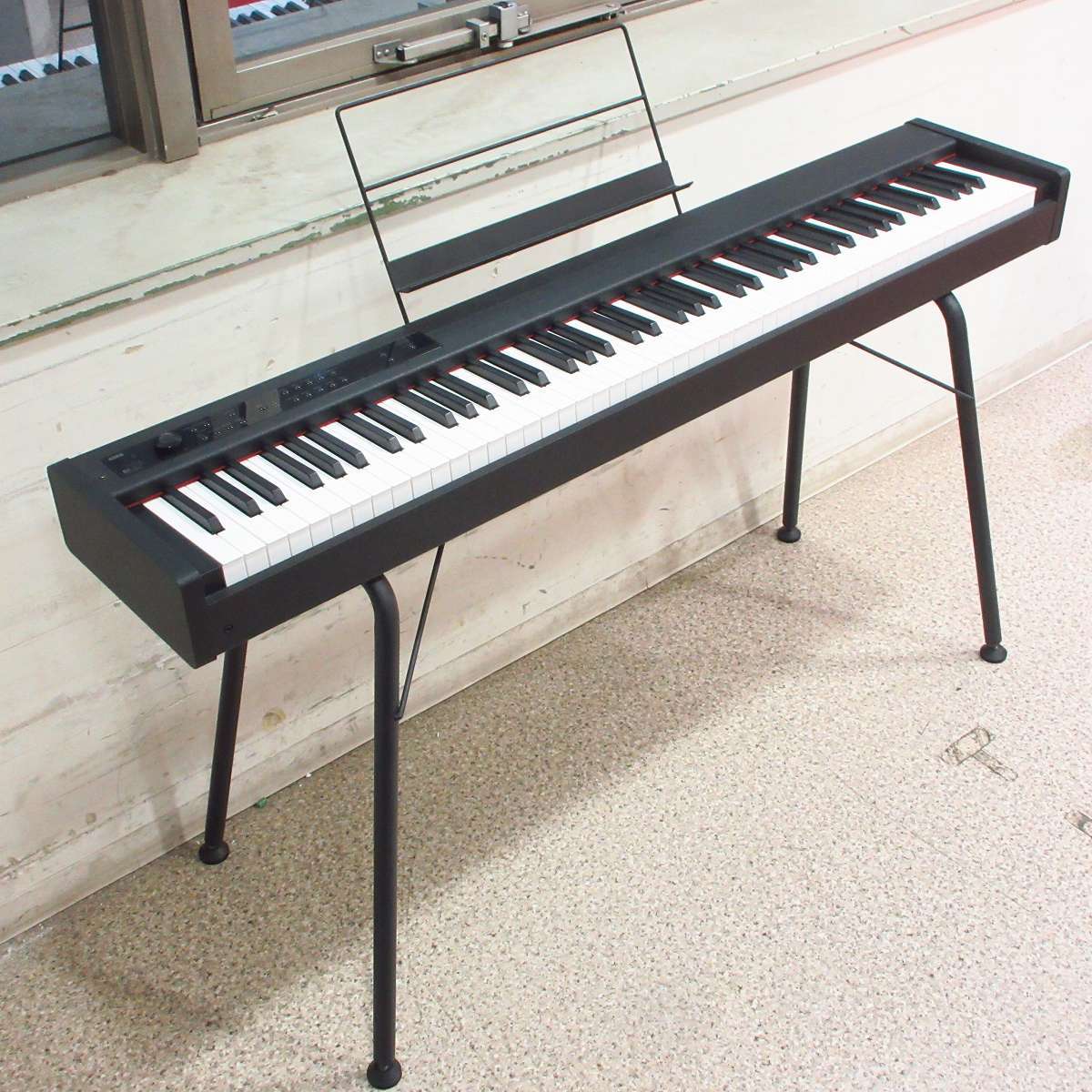 KORG D1 スピーカーレスのスリム・ピアノ 【横浜店】（中古/送料無料 