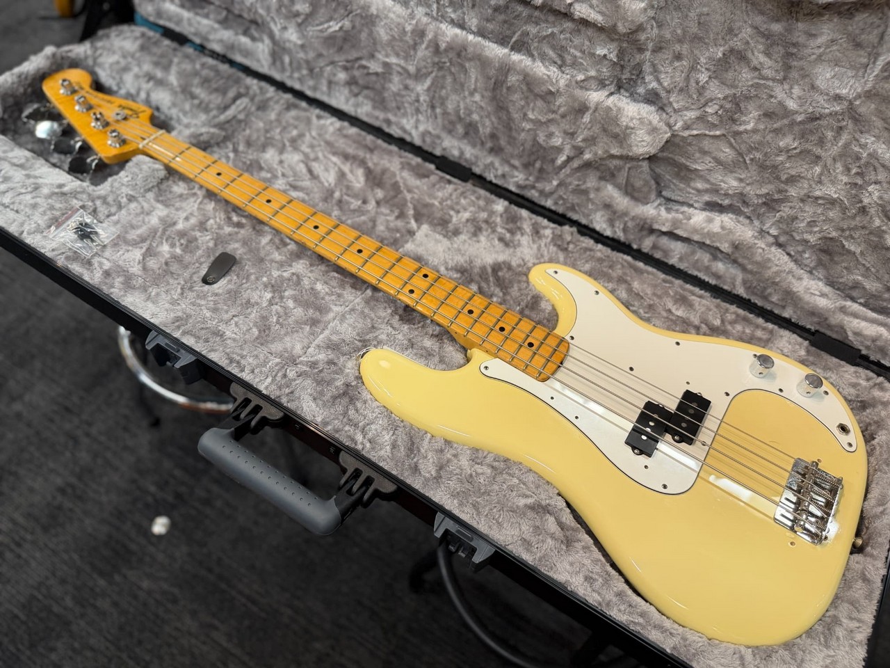Fender 【USED】DELUXE MOLDED CASE ELECTRIC BASS【エレキベース用
