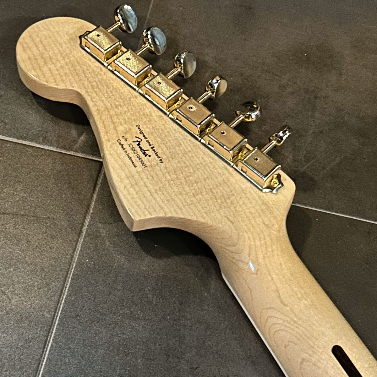 Squier by Fender 40th Anniversary Jazzmaster Gold Edition（中古