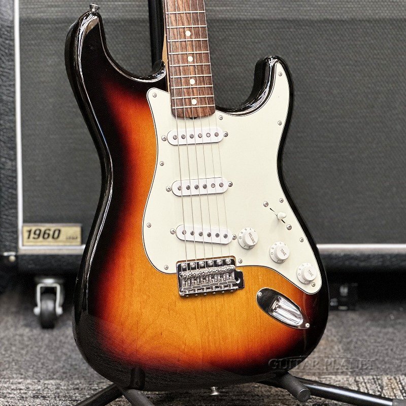 Fender FSR Traditional II 60s Stratocaster -3-Color Sunburst