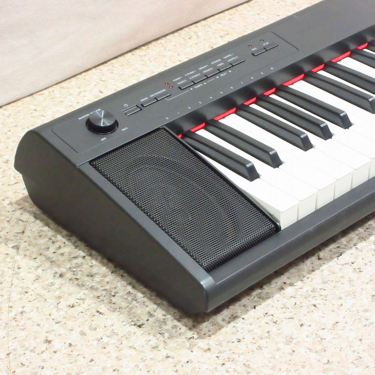 YAMAHA NP-12B シンプル＆スタイリッシュな61鍵盤キーボード 【横浜店