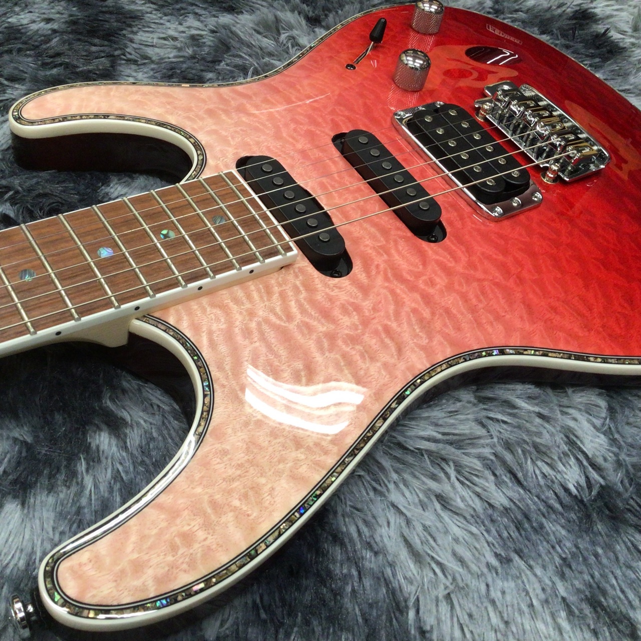 Ibanez SA360QMW （激レア品） Ibanez SA360NQM Rich Carmine Gradation【生産完了品の為、セール