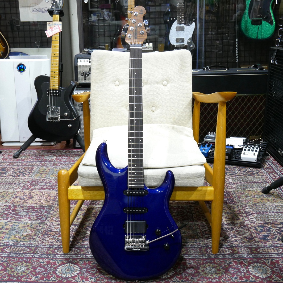 MUSIC MAN Luke 4 HSS Butane Blue 【HTピックアップ搭載の最新モデル