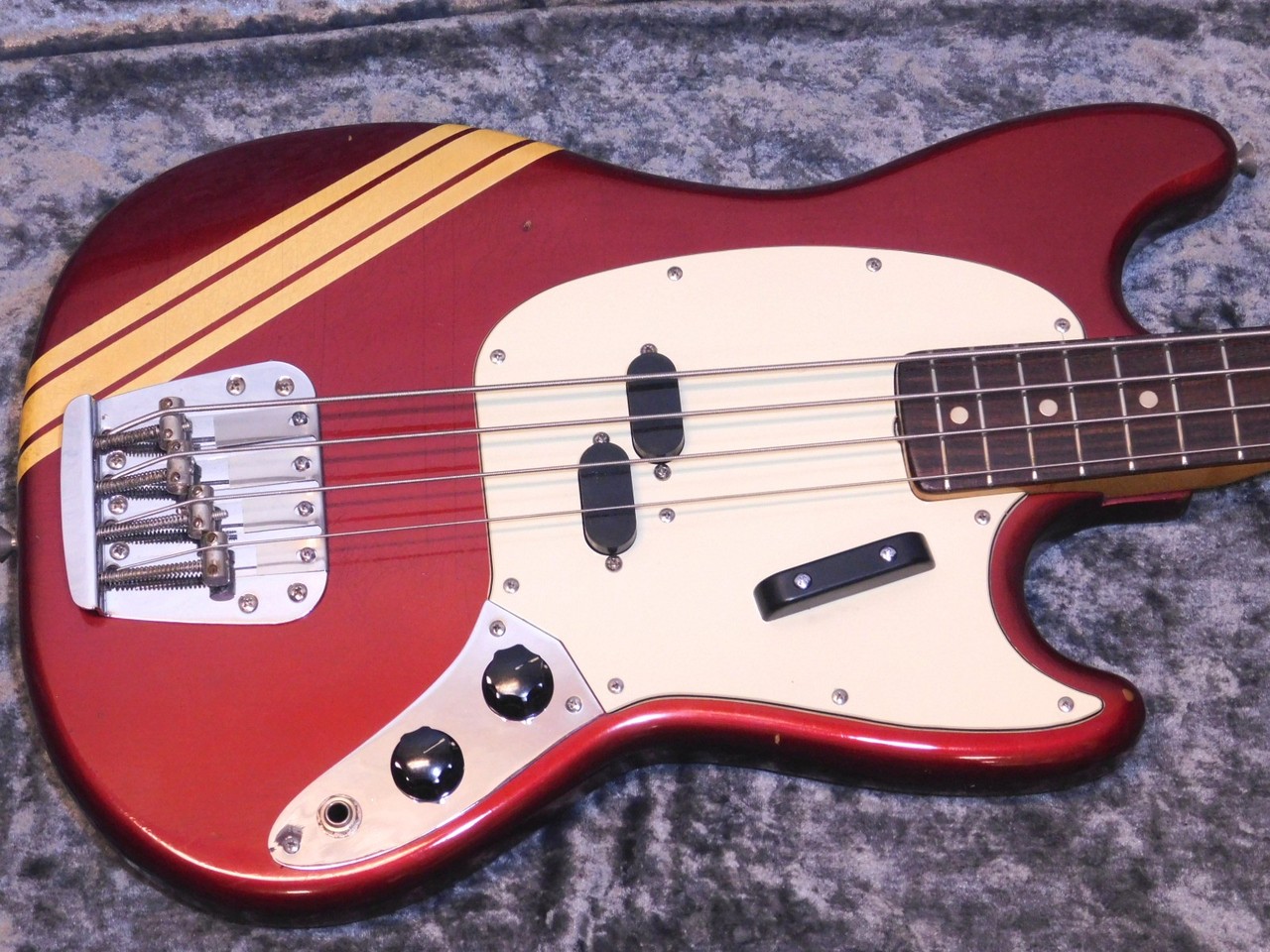 Fender Mustang Bass Competition Red '73（ビンテージ）【楽器検索