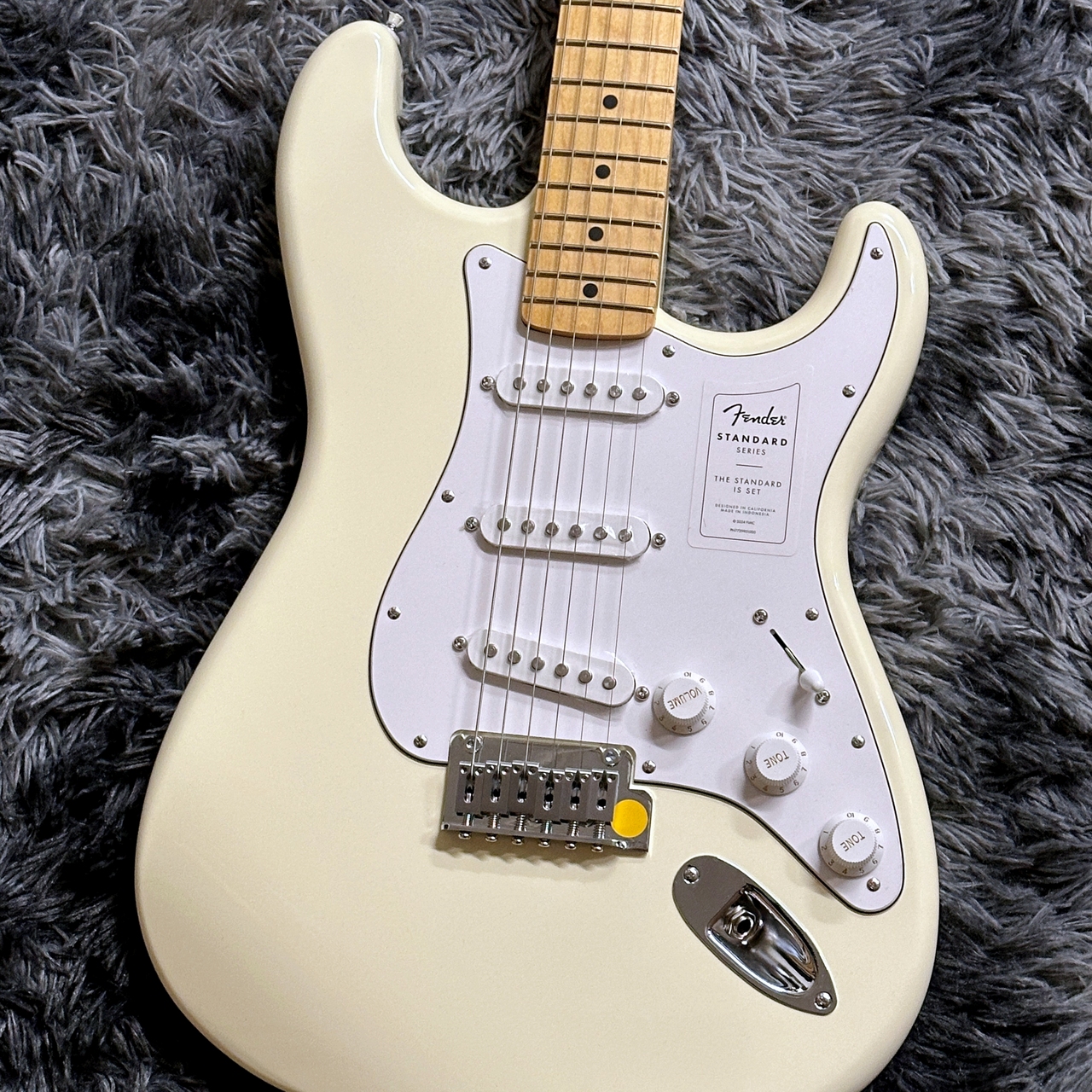 Fender Standard Stratocaster Olympic White / Maple【WINTER