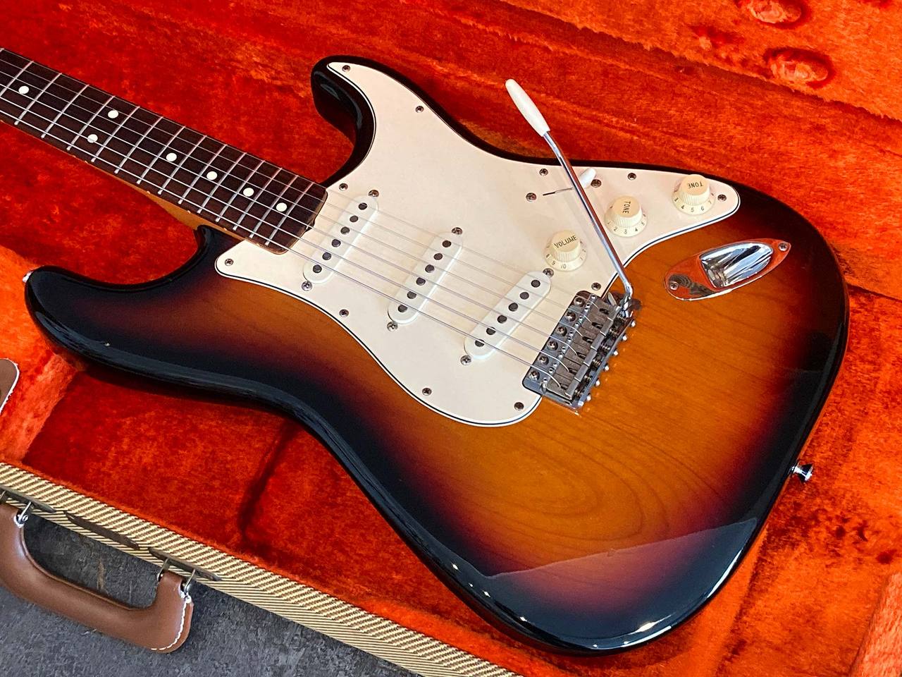 Fender USA American Vintage 62 Stratocaster 3-Color Sunburst 1997 