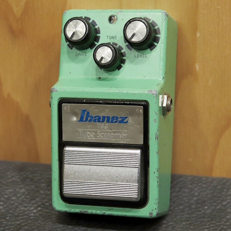 1982年製最初期オリジナル Ibanez TS-9 Tube Screamer Ibanez TS9 '82〜'84 Vintage Tube Screamer - YouTube