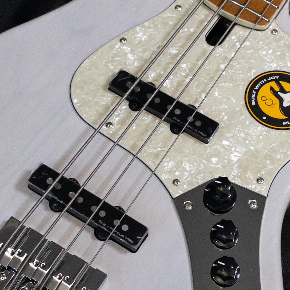 Sire Marcus Miller V8 4-String WB (White Blonde)（B級特価）【楽器