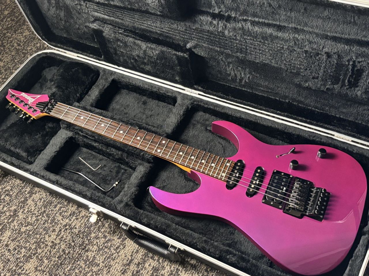 Ibanez RG560 Purple Neon（中古/送料無料）【楽器検索デジマート】