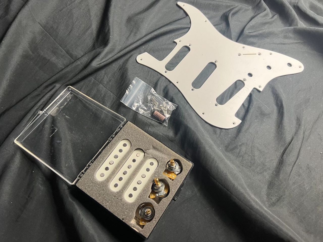 HISTORY GH-SV/M/with FenderNoiseless（中古/送料無料）【楽器検索