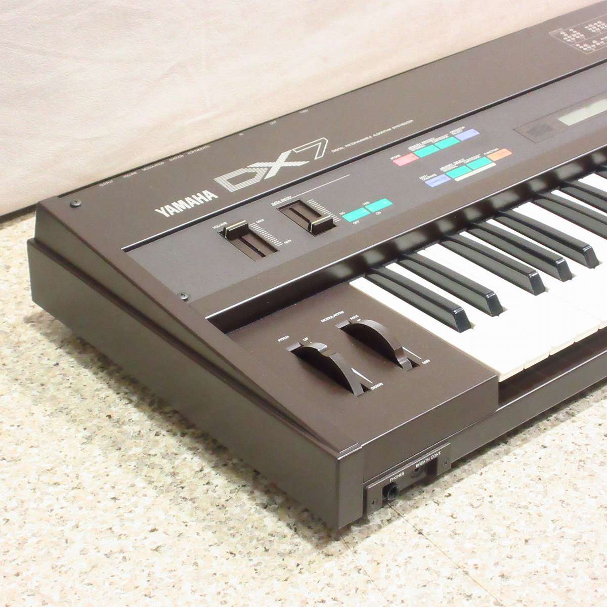 YAMAHA DX7 