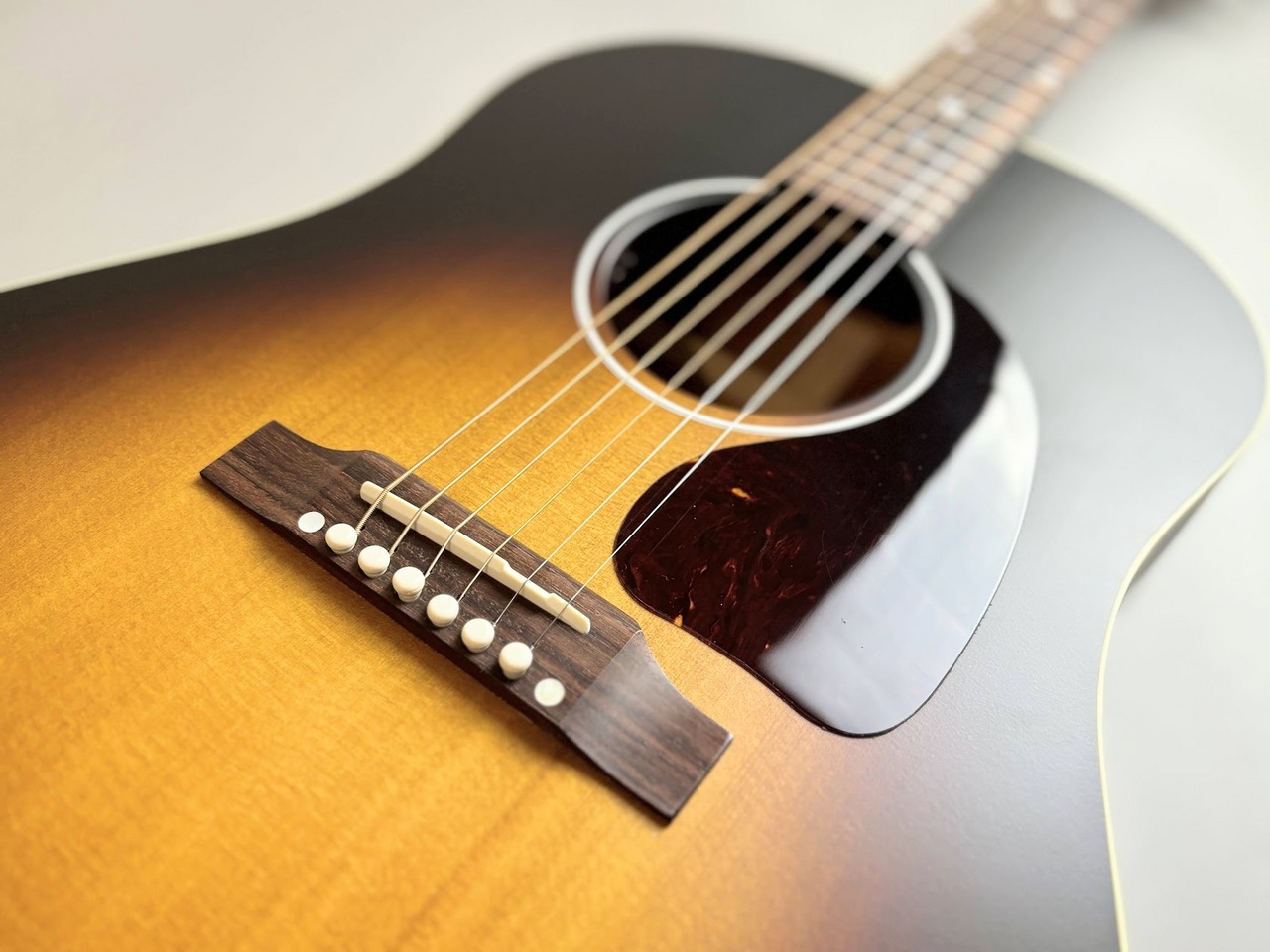 Gibson J-45 Special ヴィンテージサンバースト Satin Vintage Sunburs